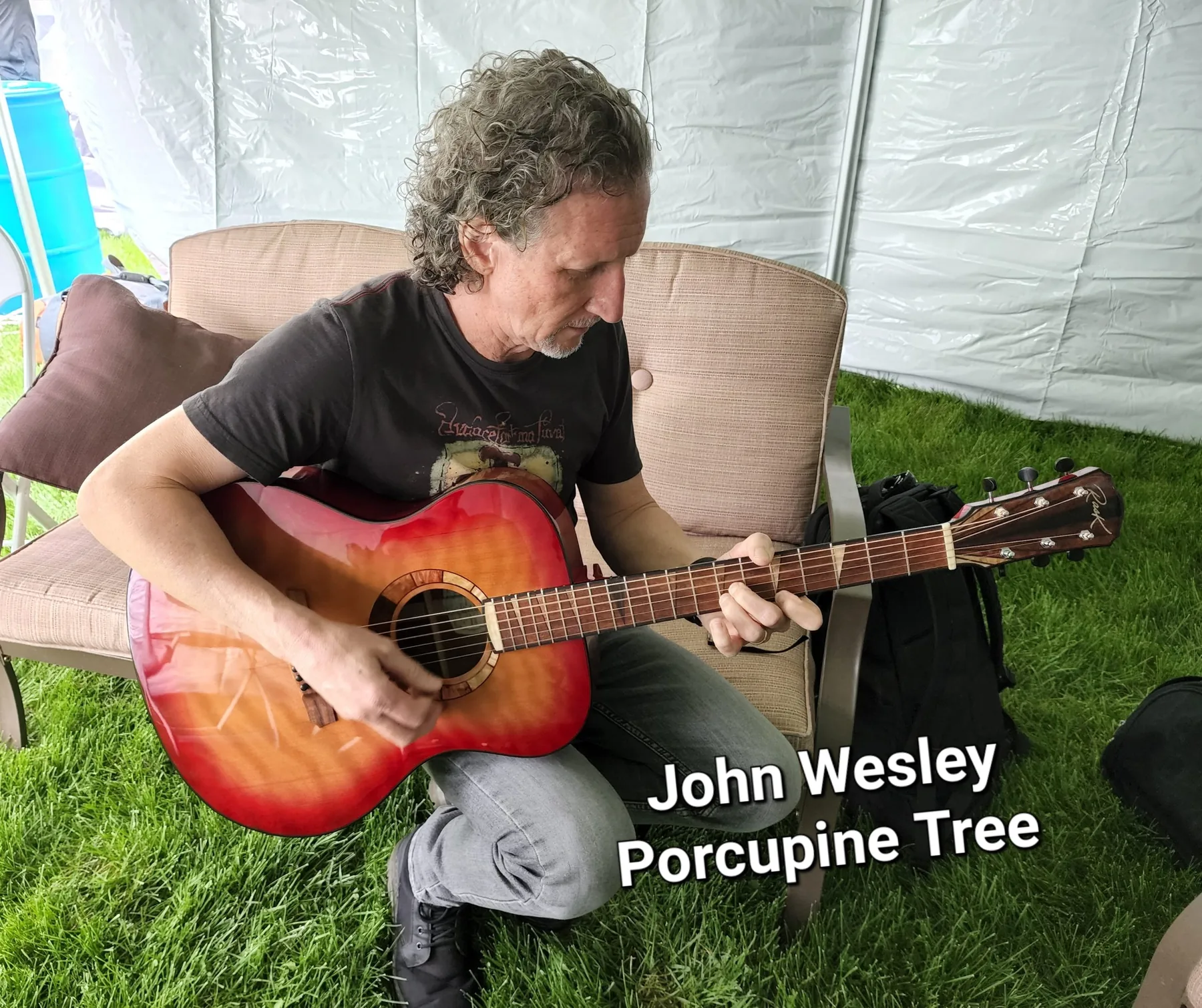 Artist with a Rask guitar, view 5